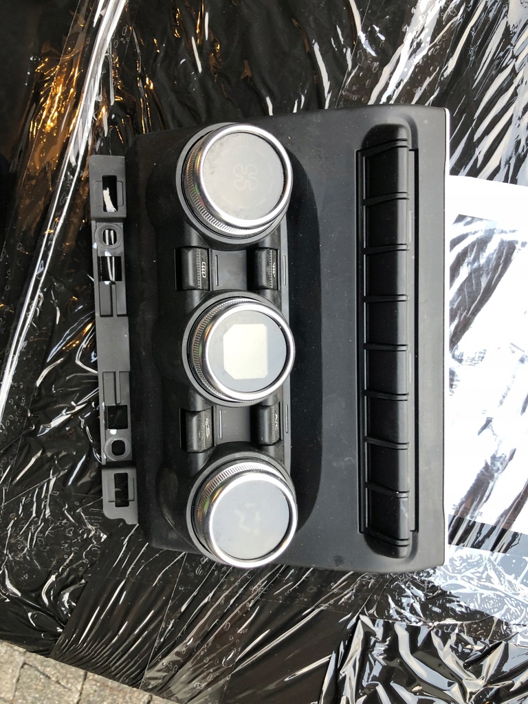 фото №1, Renault captur ii панель кондиционера 283e85899r