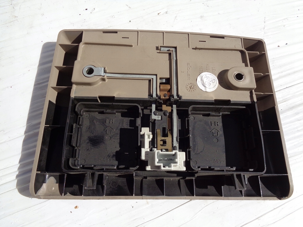 фото №4, Лампа стельовий бежева honda accord vi 98-02r