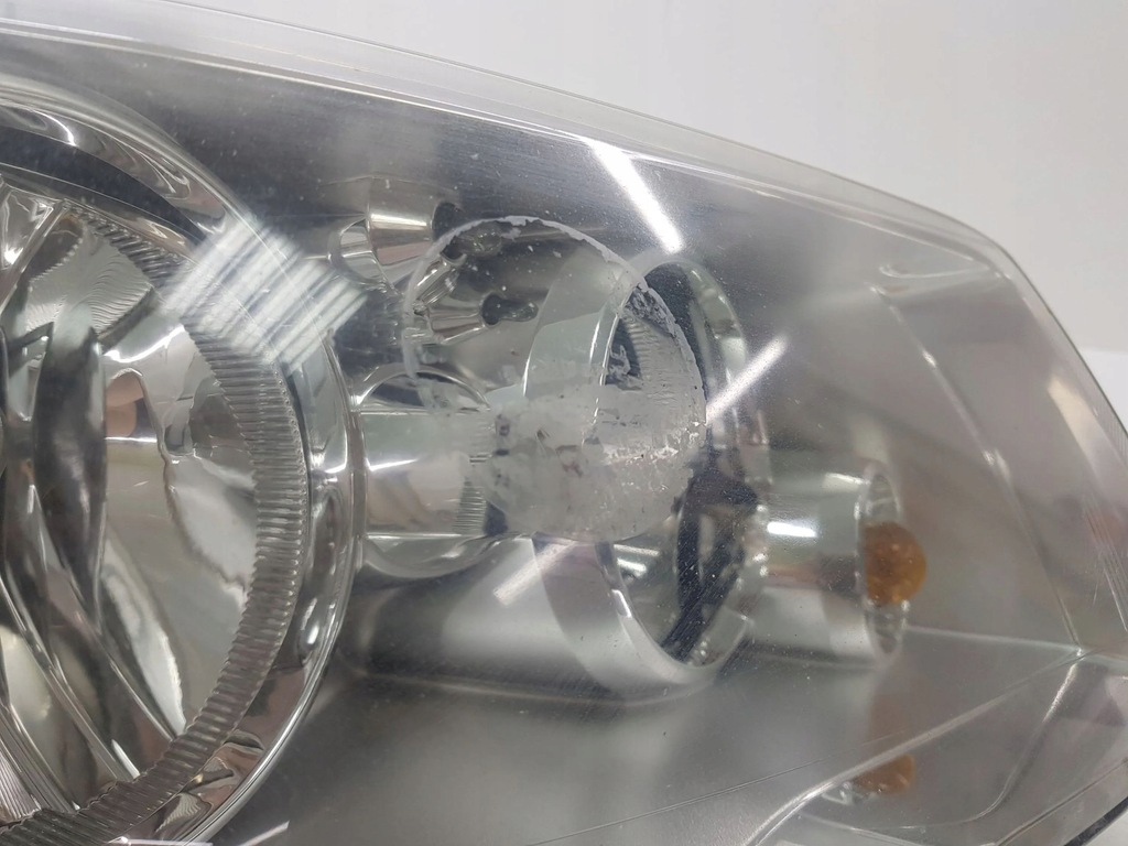 фото №10, Chrysler voyager 2008 правая сторона лампа передняя