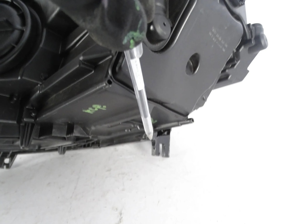 Фара перед передняя правый  audi a5 b9 8w6 рестайлинг  full led с Разборки