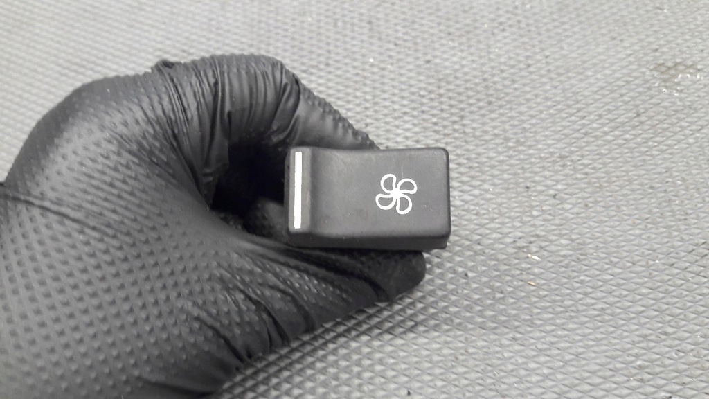 фото №1, Вимикач вентилятора renault express