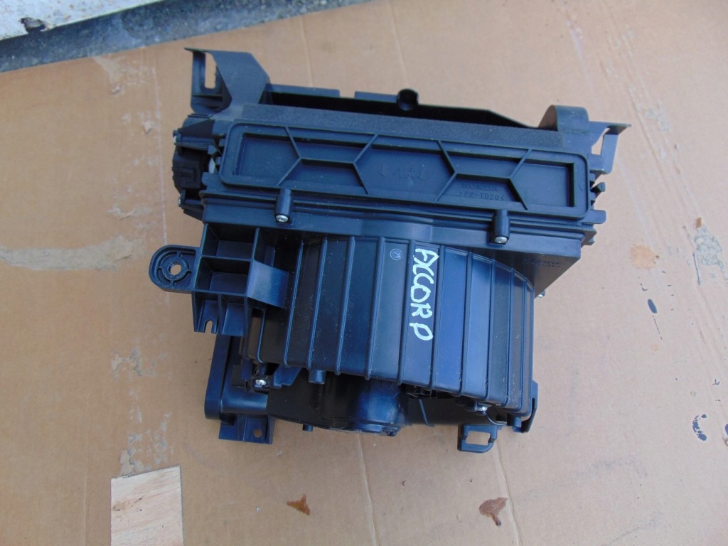 фото №1, Воздуходувка отопителя вентилятор honda accord viii europa