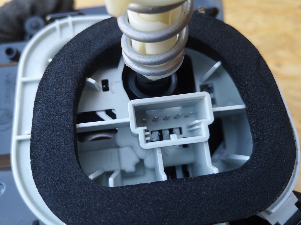 фото №8, Skoda karoq лампа левый задняя крышка багажника+ крыло 57a945207