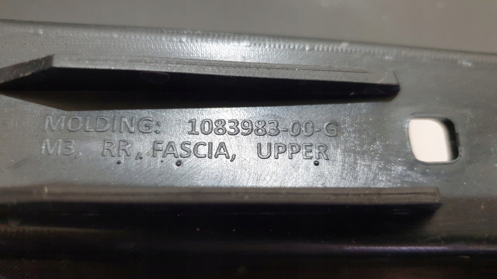 Бампер задній tesla 3 iii 1083983-00-g 1108905-00-a Ціна