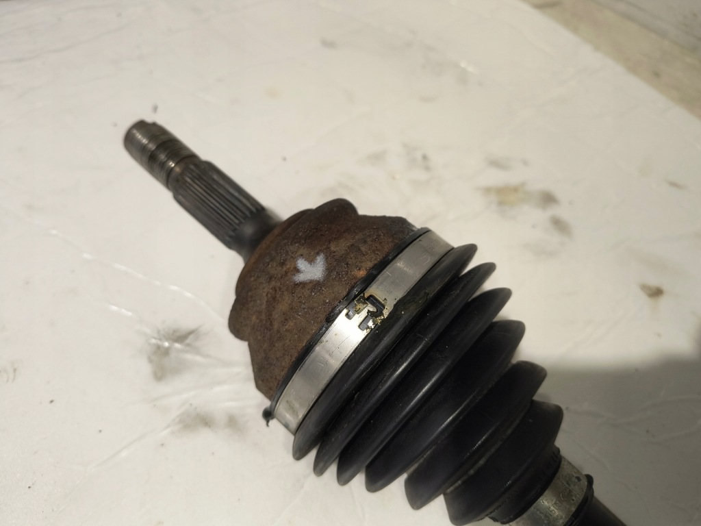 Citroen peugeot приводной вал правая комплектная 9801048680 в Украине