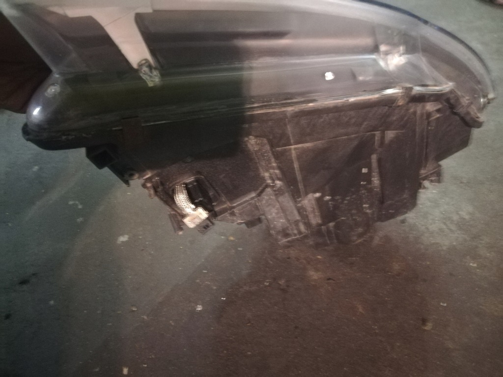 фото №7, Лампа левая перед bi ксенон audi a4 s4 b7 8e0941029bb