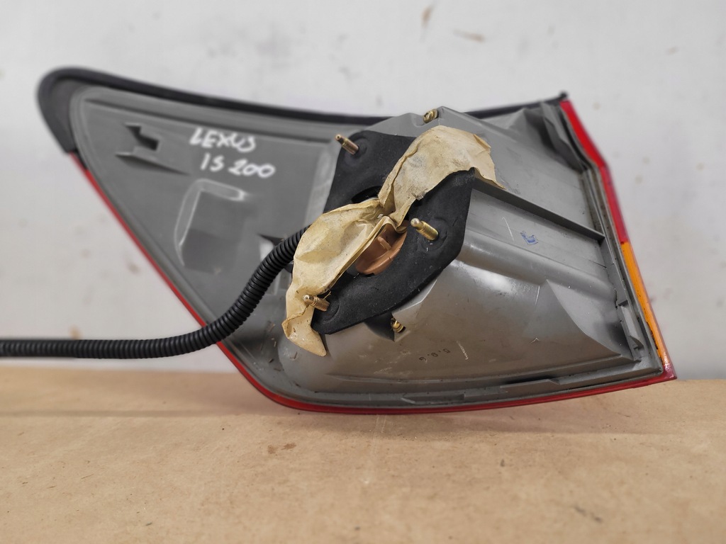 фото №9, Lexus is is220 is250 isf лампа задня права