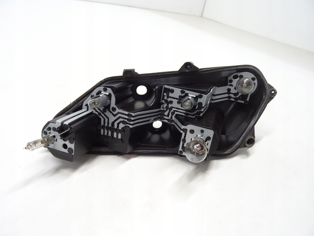 Купити Opel insignia a універсал вкладиш цоколь лампи правий задній