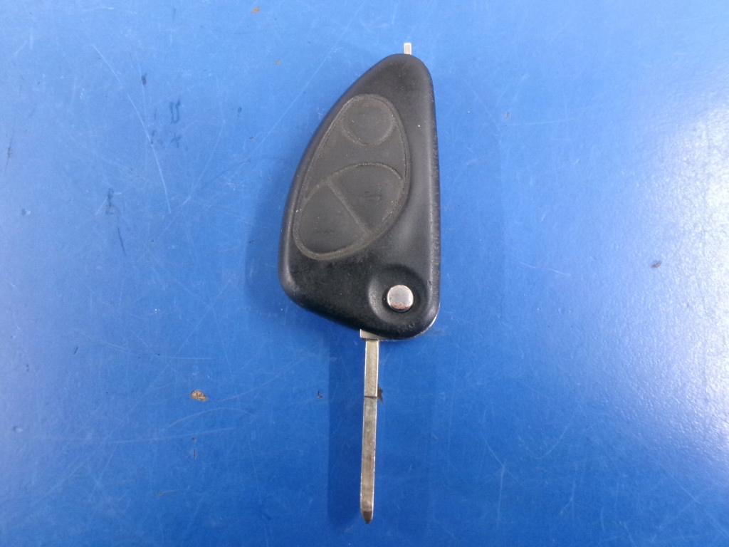 Купить Alfa romeo gt 937 1.9jtd замок зажигания trw b365,