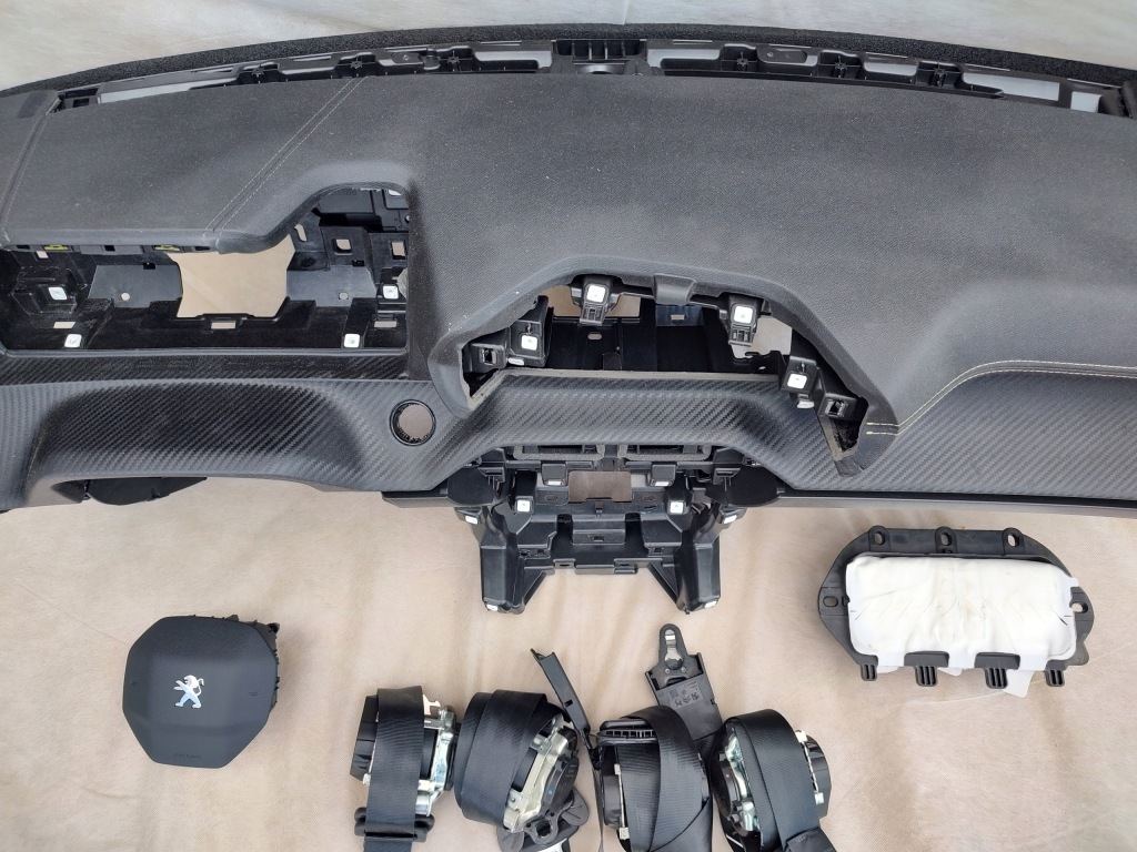 фото №4, Peugeot 208 ii gt новый model консоль подушка безопасности ремни