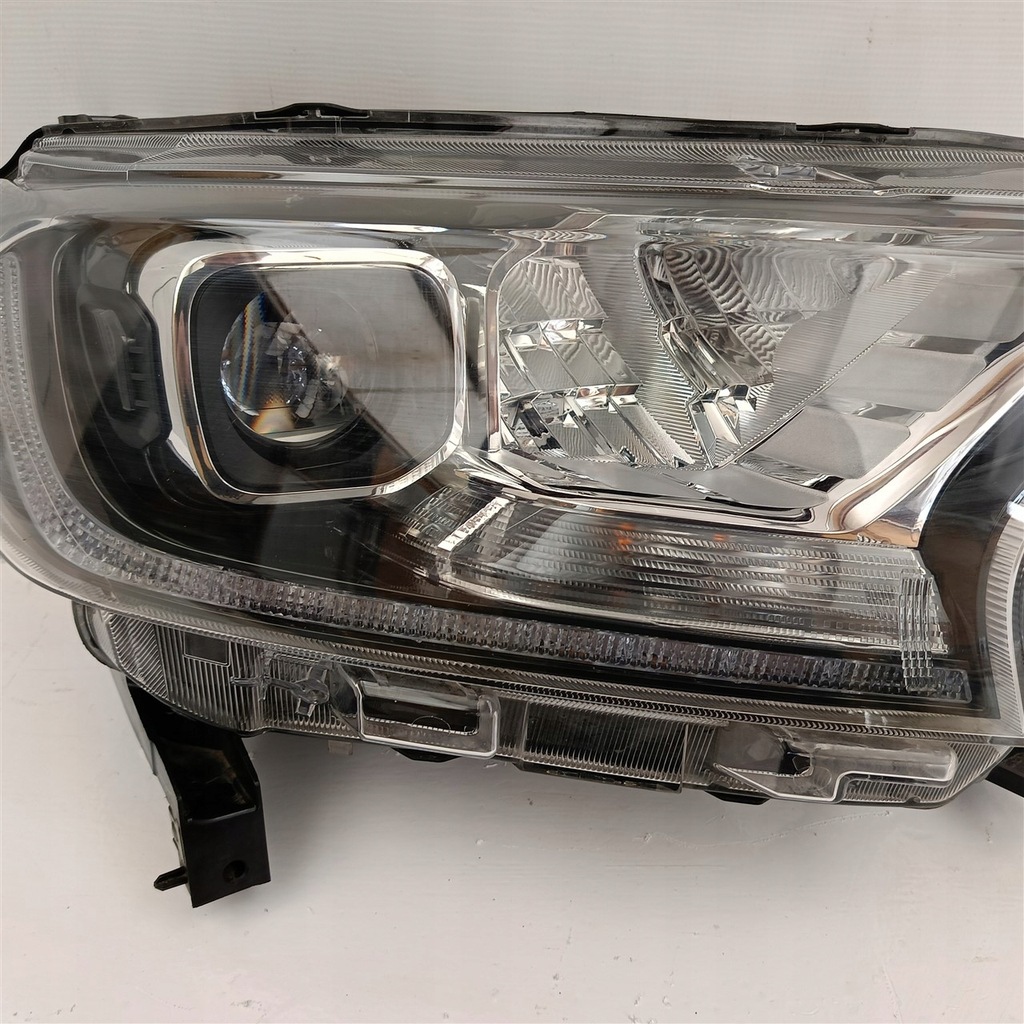 фото №3, Лампа права перед ford ranger led po 2020