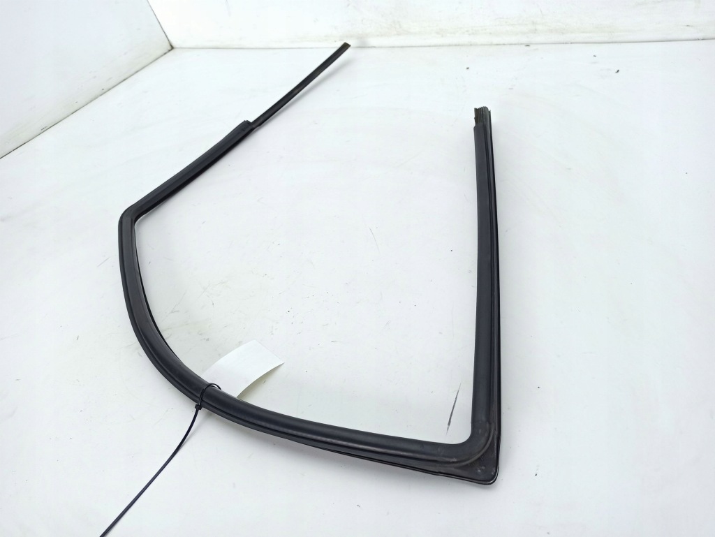 Прокладка скло купе ліва сторона mercedes-benz vito viano w639 a6397200017 Ціна