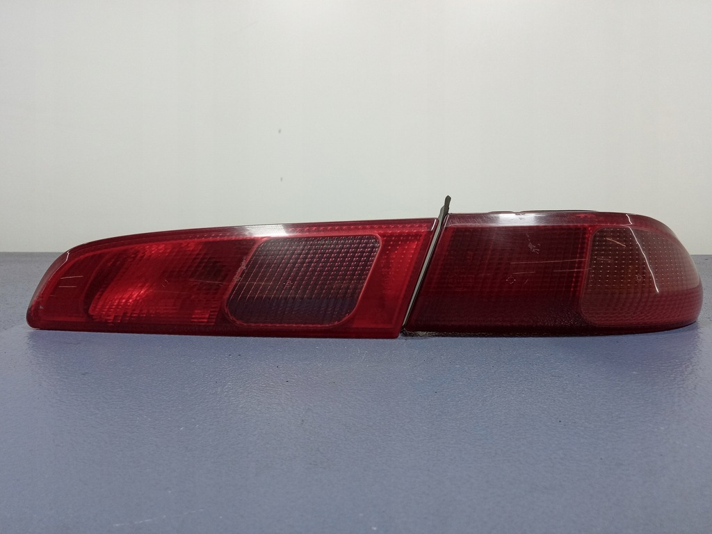 фото №1, Alfa romeo 156 lift sw kombi лампы задняя сторона правая 2 szt