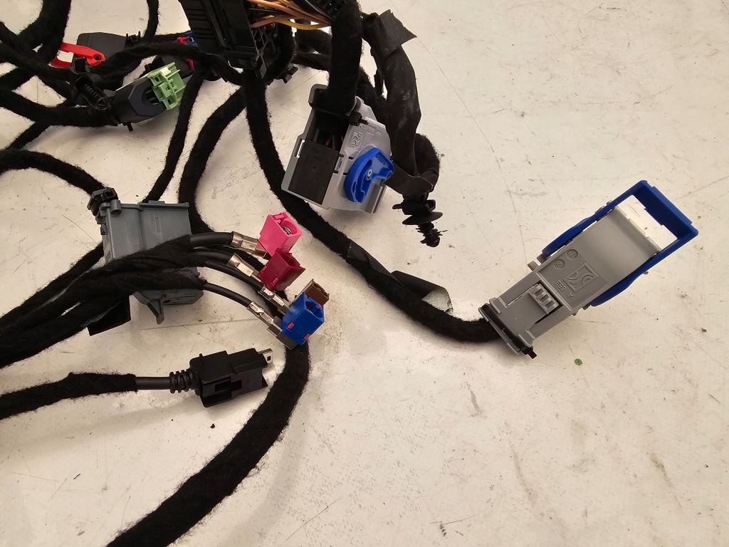 Купити Jeep compass 2 рестайлінг  21- джгут панелі приладової панелі 68651209aa америка