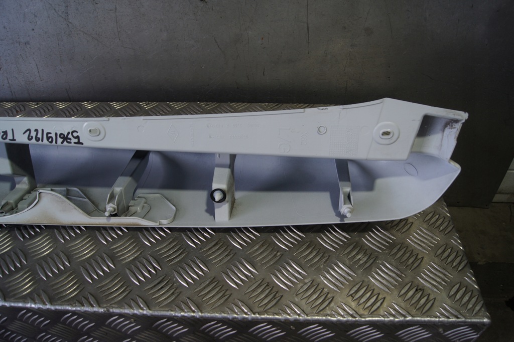 фото №8, Trafic iii vivaro b молдинг кутик верхній лівий