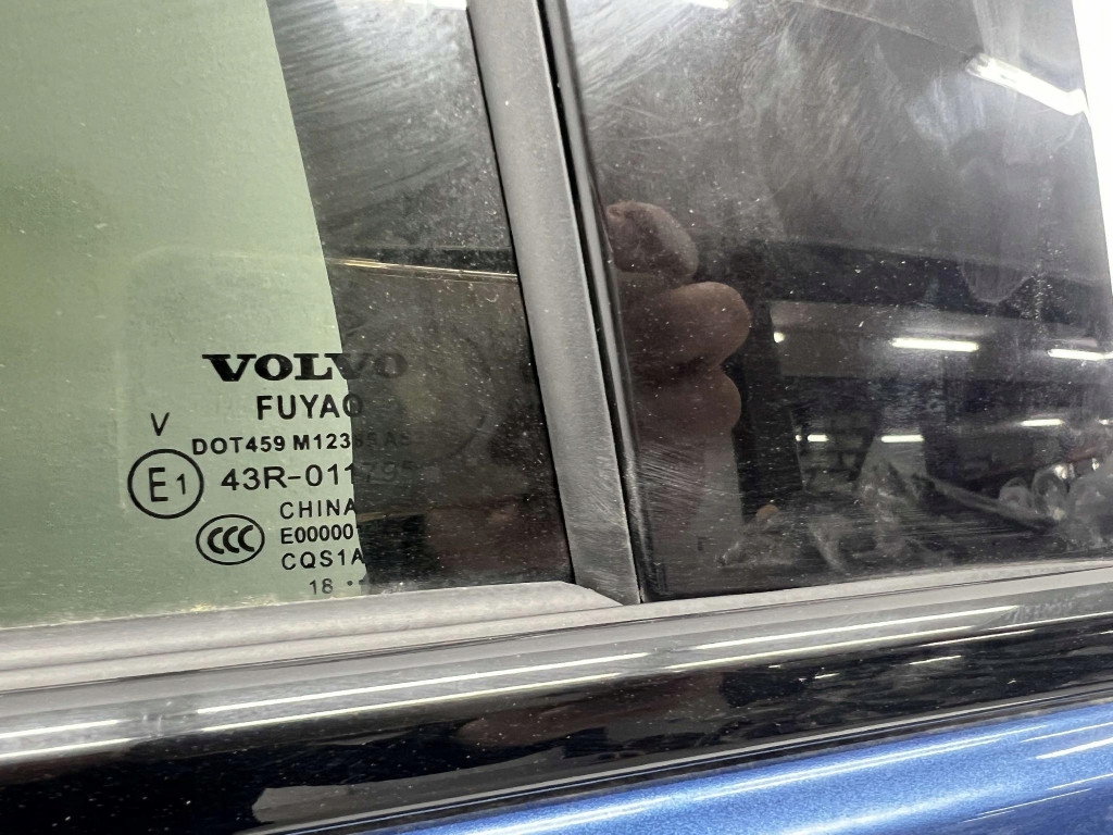 фото №4, Volvo v60 ii 2018- дверь задняя правое задний полный r-design 720-16