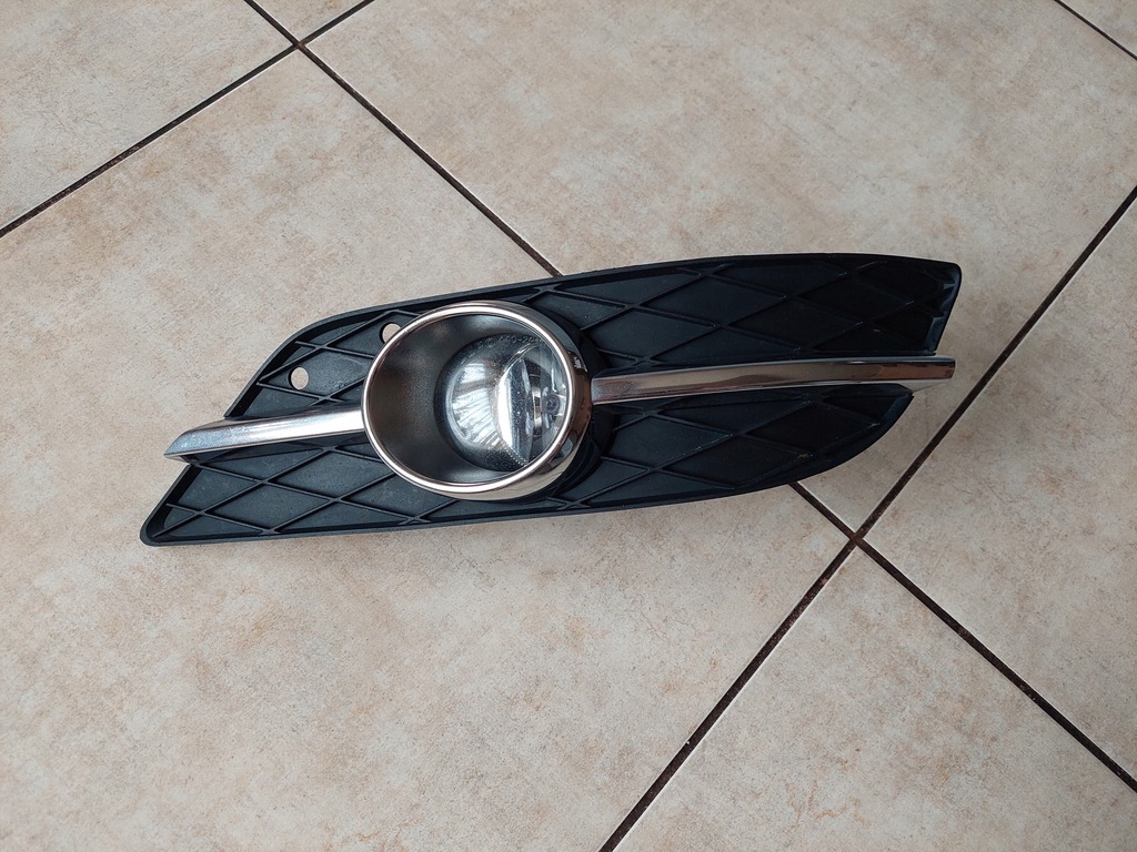 фото №1, Протитуманна фара - решітка - ліва - mercedes b klasa w245 - lift - 08-11