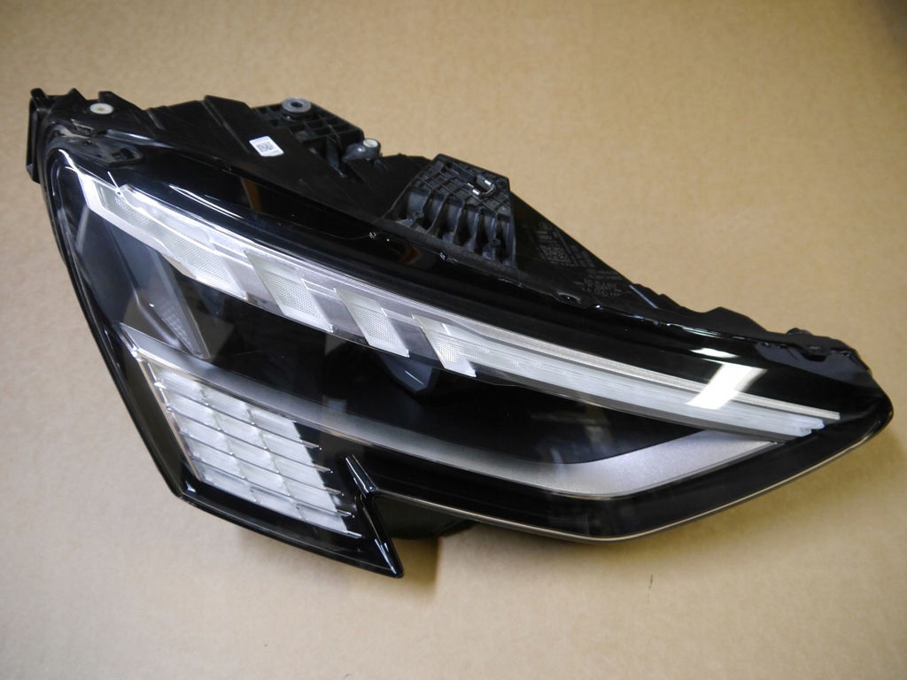 фото №1, Audi a3 8y лампа диодная matrix 8y0941036