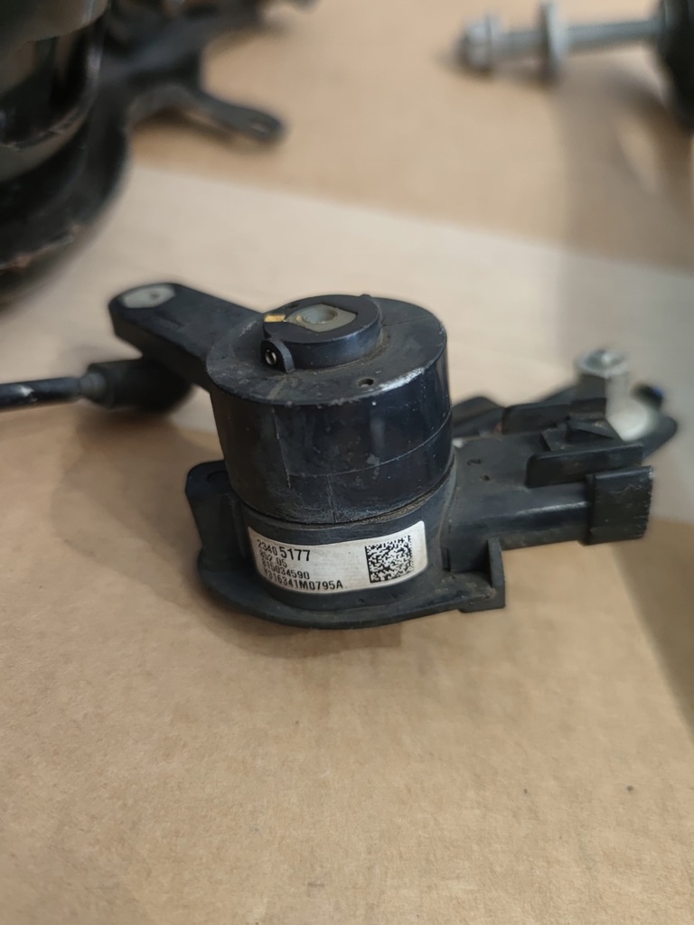 фото №4, Chevrolet camaro рычаг 2016-2022