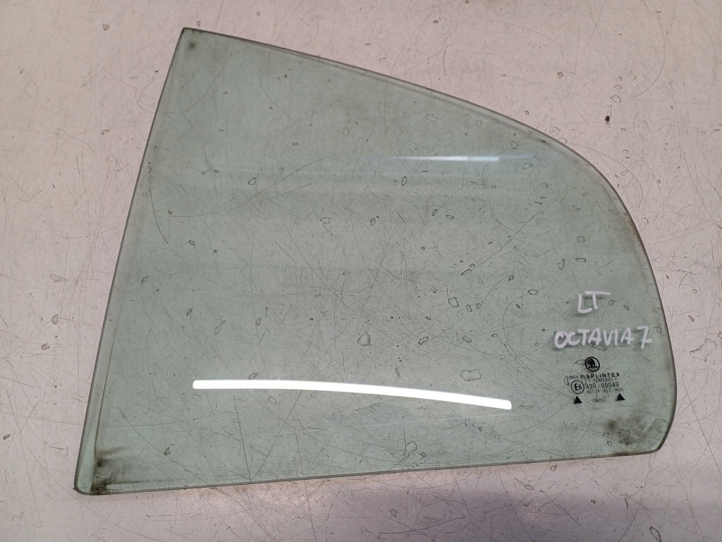фото №1, Skoda octavia 1 i 96- sedan стекло левая задняя малый треугольник ...2