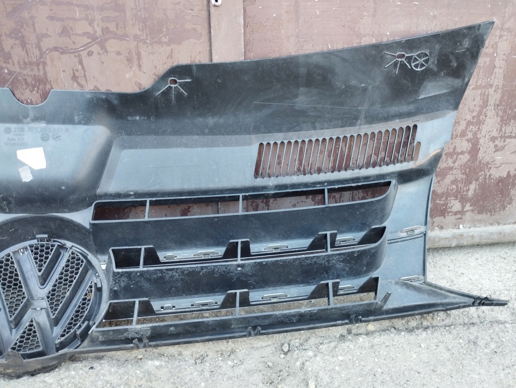 Решётка радиатора решётка  vw t5 рестайлинг  7e 7e5 2009-2015 7e5853651a Оригинал
