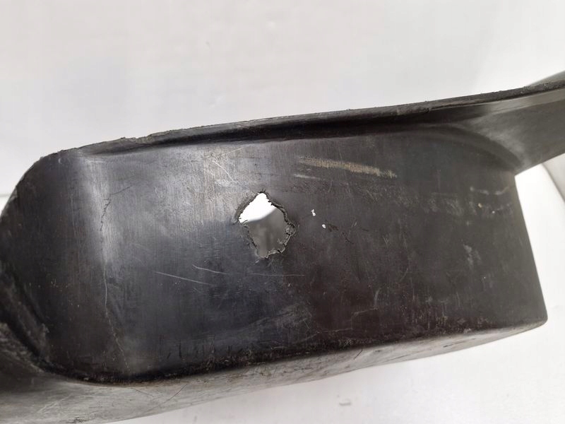 Mercedes w123 захист пластик ніша колеса багажника правий задній Київ