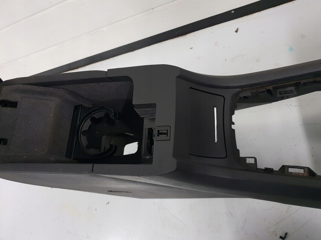 фото №7, Citroen c5 iii x7 10r підлокітник шкіра