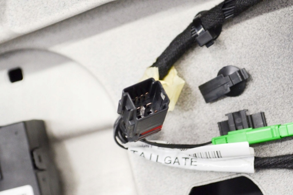 фото №5, Jaguar f-pace x761 задня кришка багажника багажника t4a11942lml mk83-40010-a гібрид 2