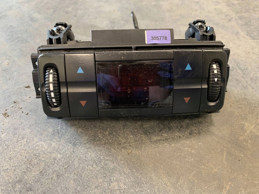 фото №1, Панель кондиционера mercedes w211 2118300285