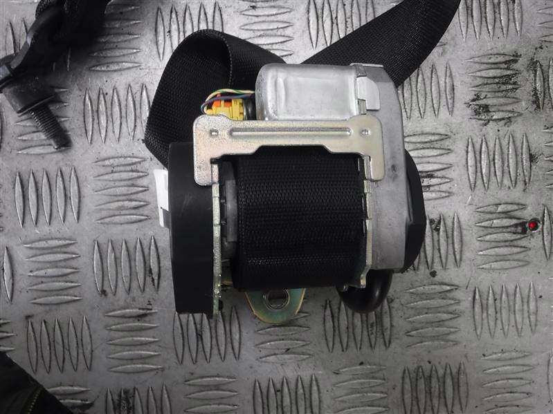 фото №4, Pas правый передний безопасности mercedes w245