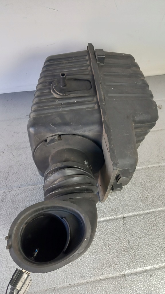 фото №4, Корпус фильтра воздуха chrysler sebring 06r