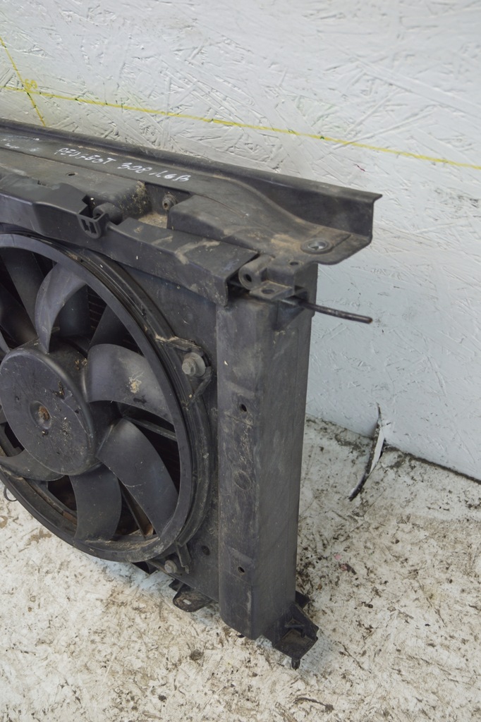 фото №10, Pas передний радиатор peugeot 308 1.6 b