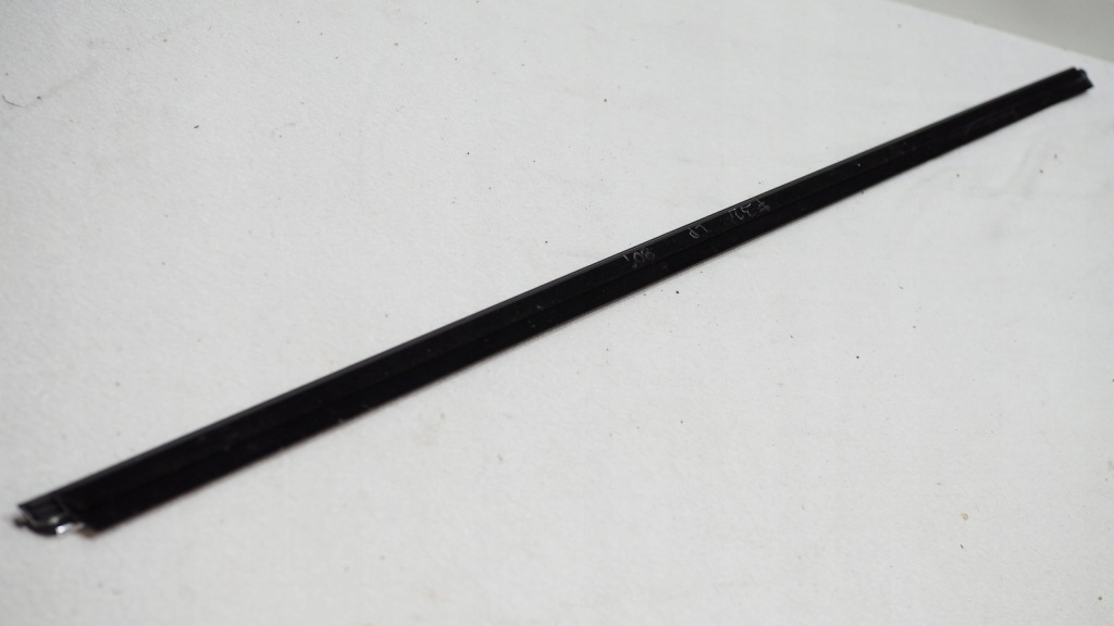 Bmw f32 f33 молдинг стекло дверь уплотнитель левый перед 7315405 Киев