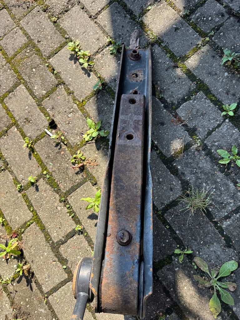 фото №5, Кронштейн ресора перекидання кабіни mercedes atego