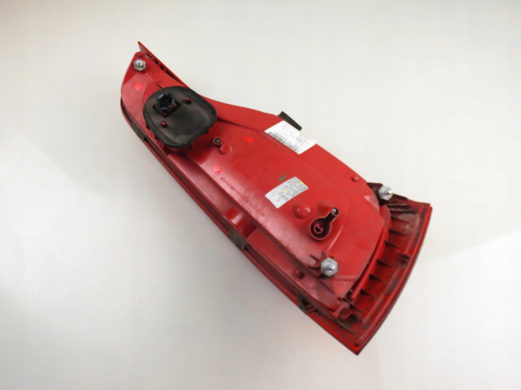 фото №7, Лампа правая задняя audi q7 4l 4l0945094f