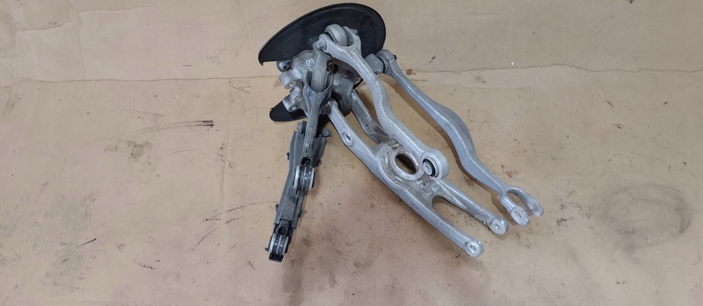 фото №4, Поворотный кулак рычаг ступица правый задняя mercedes c klasa c300e w206 23r комплект