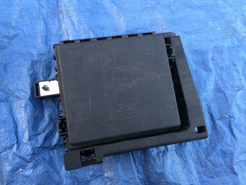 фото №2, Cadillac xt5 коробка предохранителей