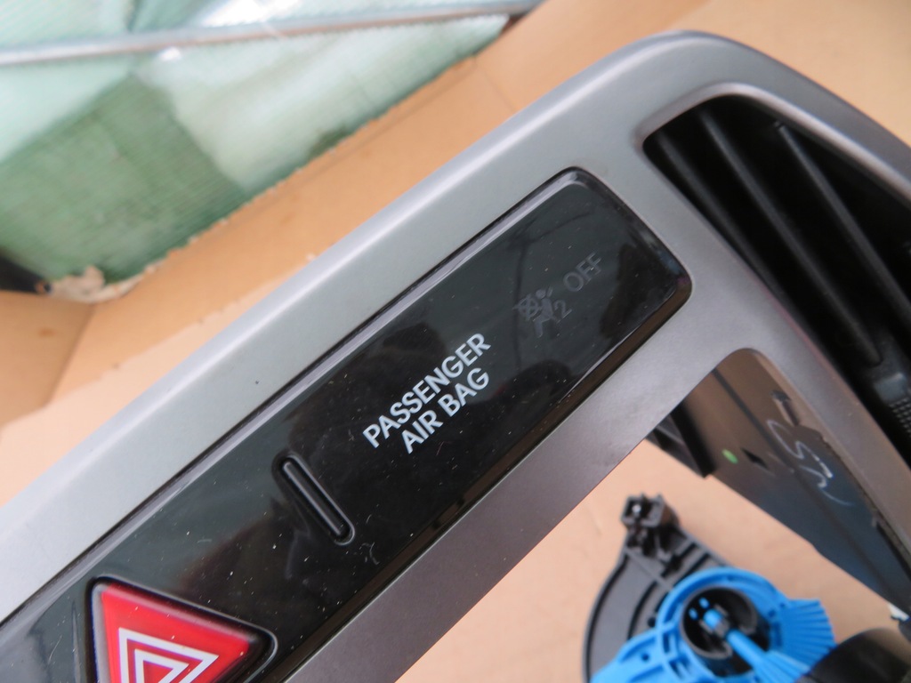 фото №7, Панель управление рамка hyundai i20 i 1 lift 84704-1j630,93750-1j510