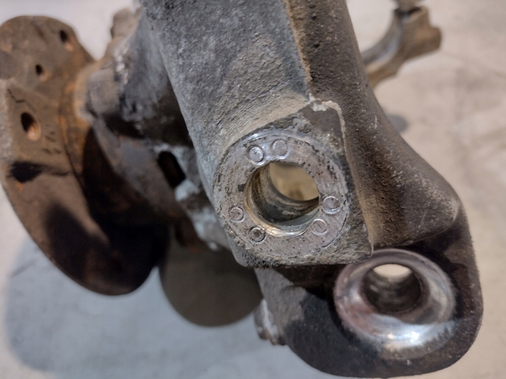 фото №13, Поворотный кулак правый перед bmw e90 2,0d m47 6764444