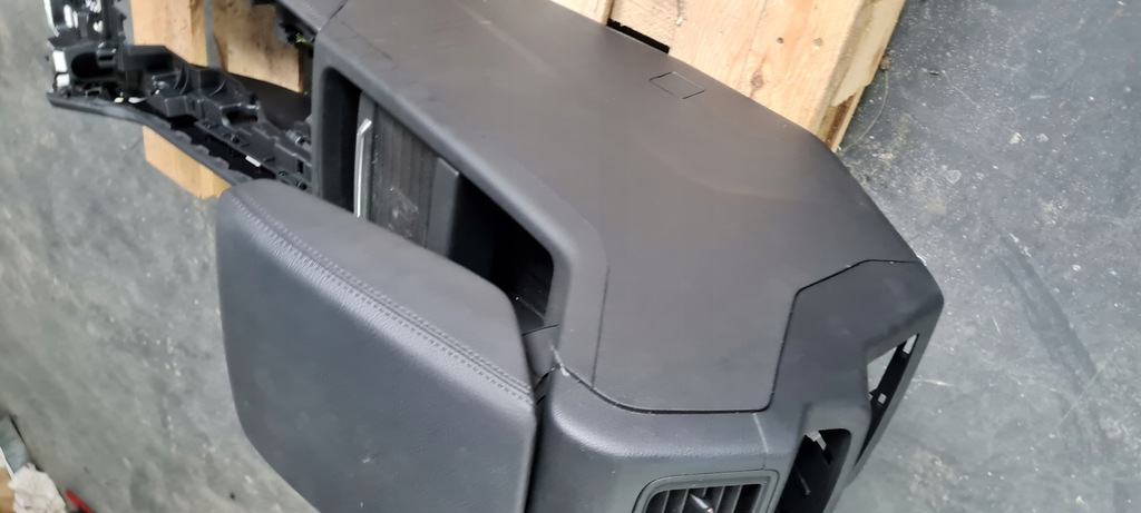 фото №9, Q5 80a sq5 підлокітник тунель середній зарядний пристрій індукційна led