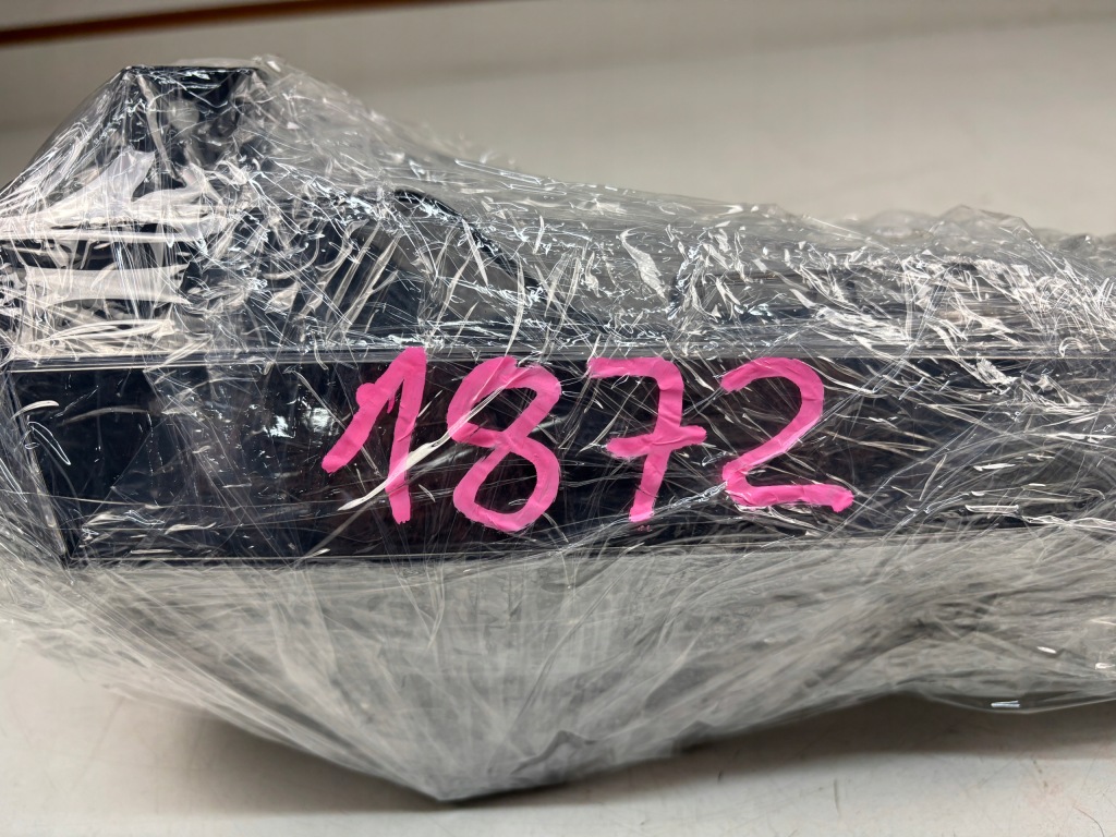 Протитуманна фара led drl tesla 3 рестайлінг  y 1624798-00-a гарний Доставка