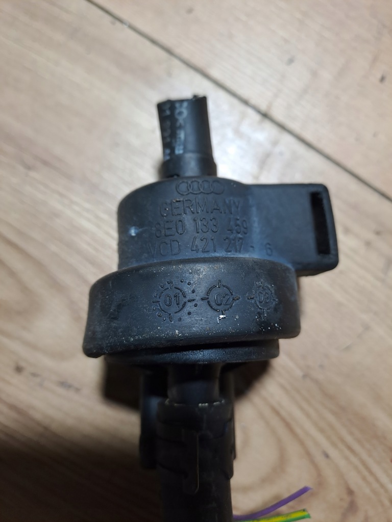 фото №1, Клапан вакууму 8e0133459 audi a4b6