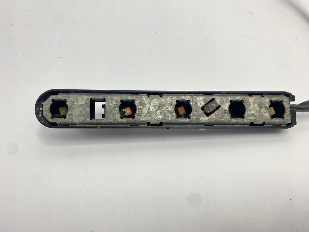 фото №11, Вкладиш лампи задній цоколь лампочка правий задня mercedes w124 kombi ulo 3832017