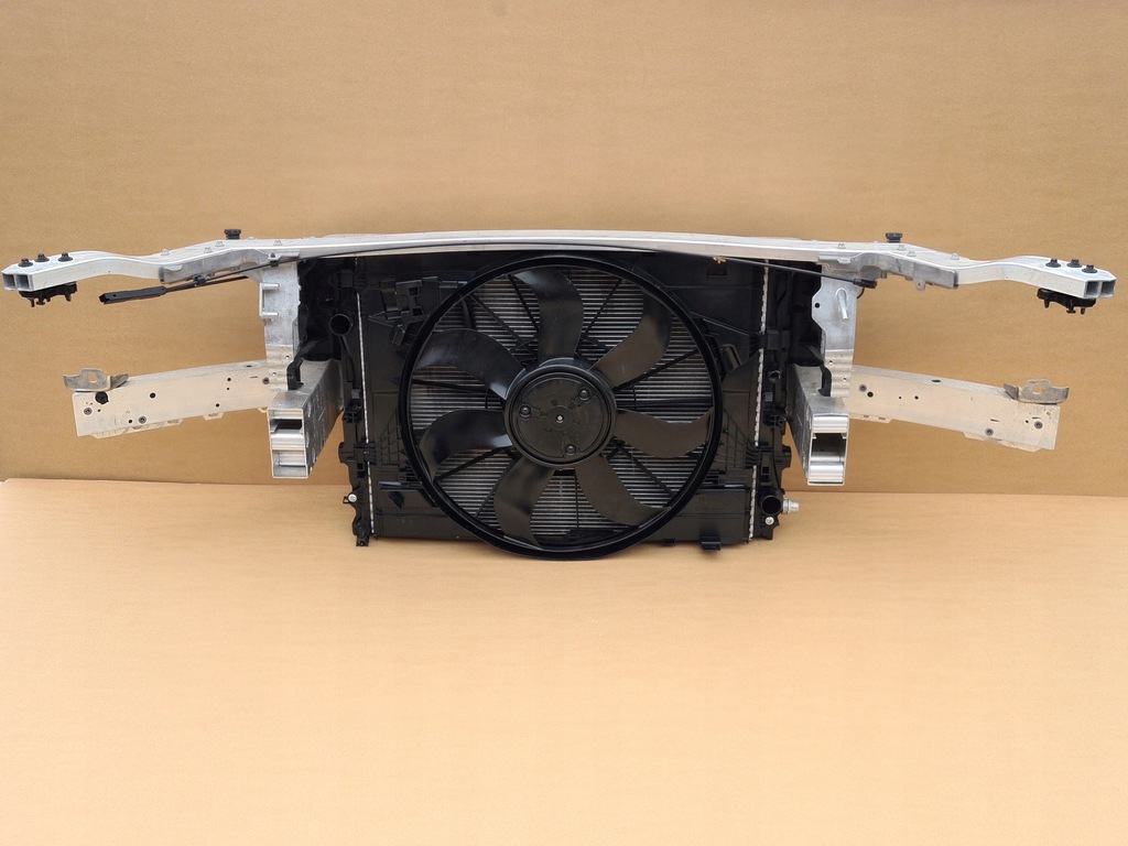 фото №1, Pas передній радіатор mercedes cls c257 w257