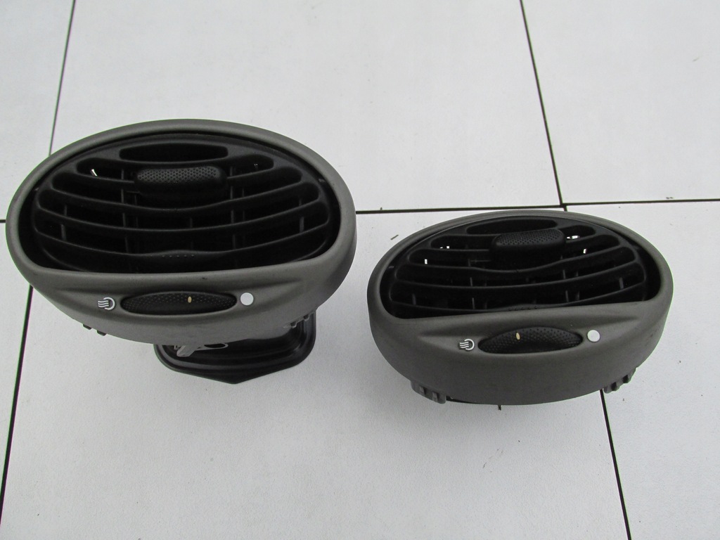 фото №1, Решётка обдув бежевая focus mk1 1998- 2004