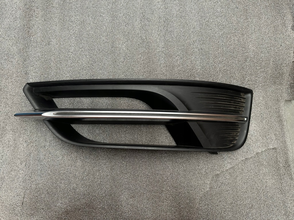 фото №1, Решітка решітка радіатора заглушка бампера audi s8 d4 przedlift 4h0807679g....