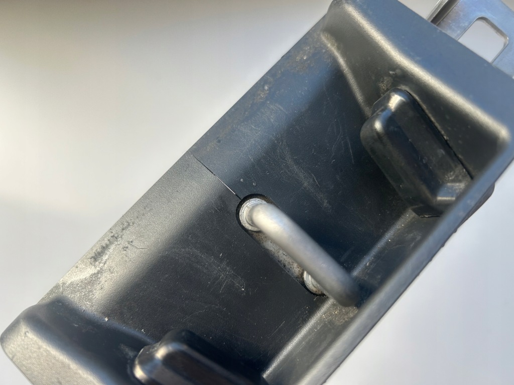 фото №9, Volvo xc60 ii 2018- засов крышки багажника + защита оригинал