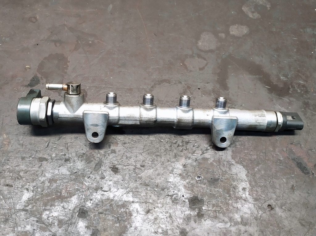 фото №1, Молдинг впрыскная a6510701595 mercedes 2.2 cdi