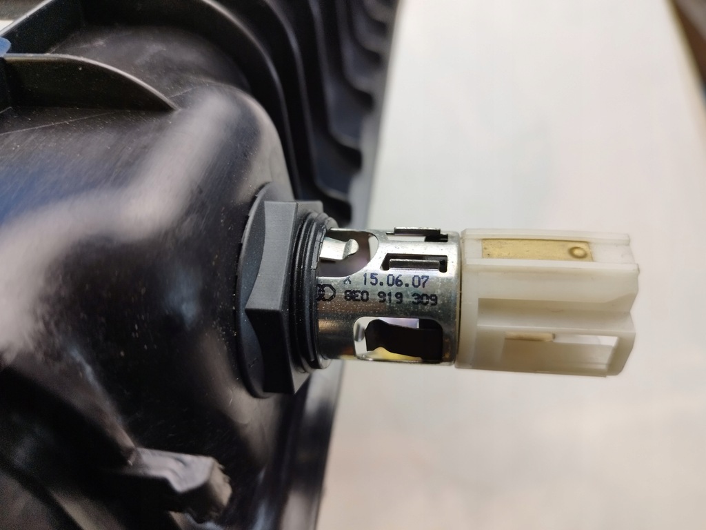 фото №11, Audi q7 4l 07r заглушка обшивка оббивка багажника правий задня