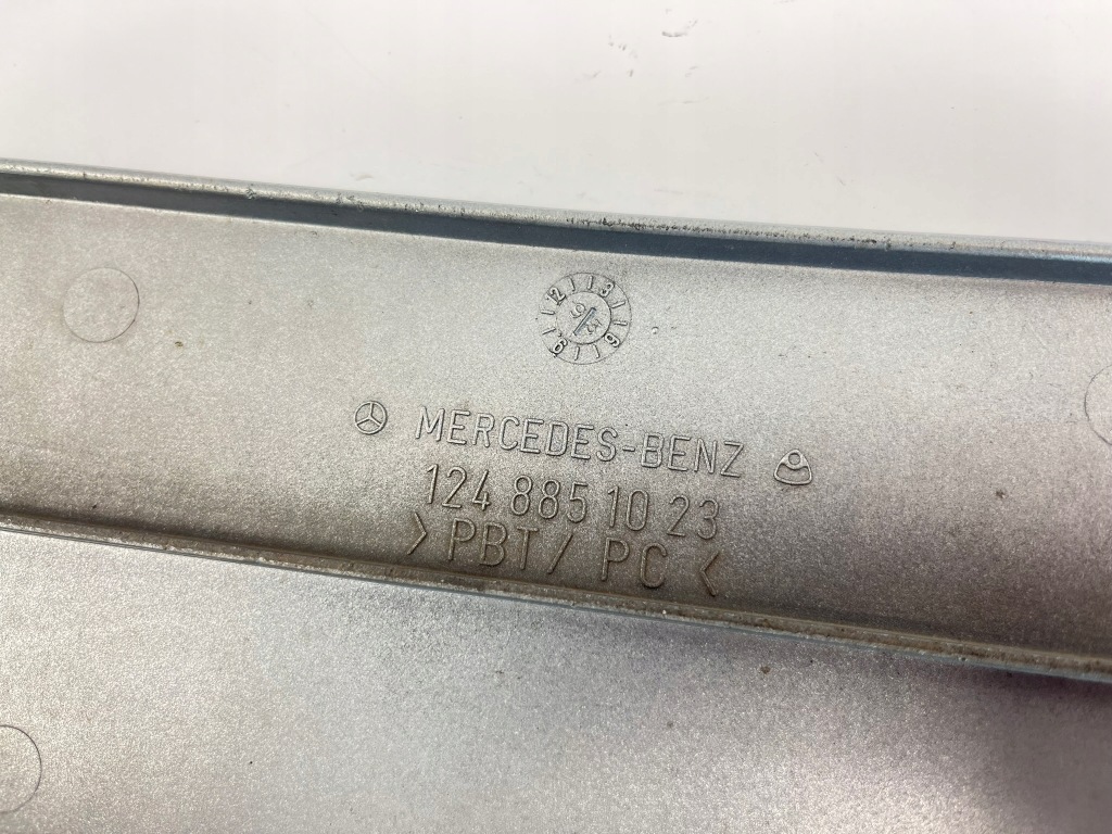 Подкладка pod номерной знак регистрационная рамка mercedes 124 w124 1248851023 Киев